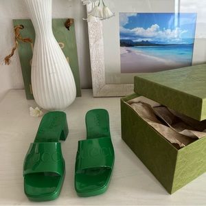 Gucci Women’s Rubber Slide Sandal In Green